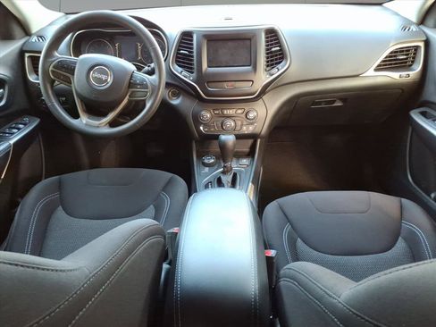 Used 2019 Jeep Cherokee Latitude w/ Popular Appearance Group image 7