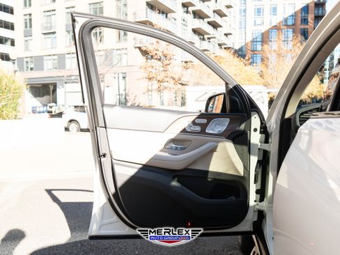 Used 2020 Mercedes-Benz GLS 580 4MATIC image 44