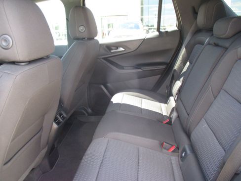 Used 2026 Chevrolet Equinox LT FWD image 36