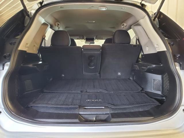Used 2018 Nissan Rogue S AWD/4WD image 8