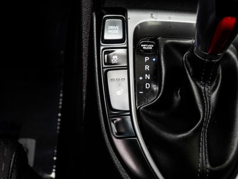 Used 2019 Hyundai Veloster Turbo image 18