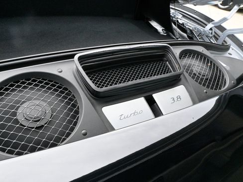 Used 2015 Porsche 911 Turbo image 36