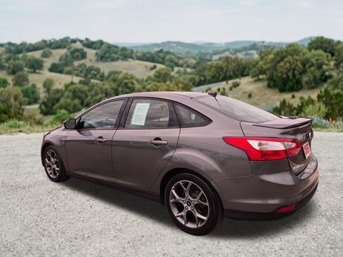 Used 2013 Ford Focus SE FWD image 7