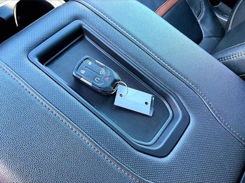 Used 2021 GMC Sierra 2500 AT4 w/ AT4 Premium Plus Package image 35