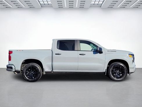 Used 2025 Chevrolet Silverado 1500 Custom w/ LPO, Dark Essentials Package AWD/4WD image 4