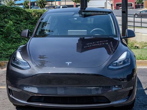 Used 2025 Tesla Model Y Long Range RWD image 2