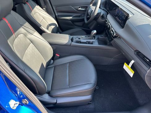 New 2026 Nissan Sentra SR w/ SR Premium Package FWD image 13