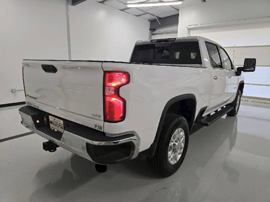 Used 2022 Chevrolet Silverado 2500 LTZ w/ LTZ Plus Package AWD/4WD image 10