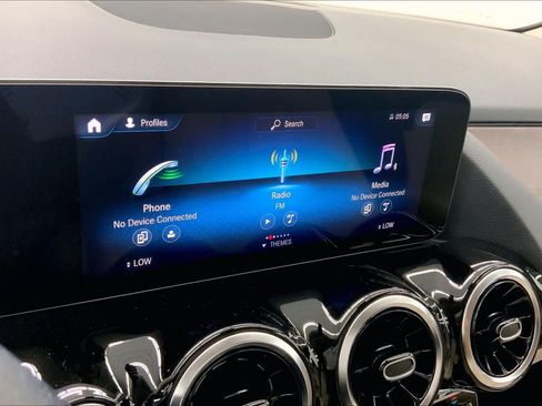 Certified 2022 Mercedes-Benz GLA 250 image 23