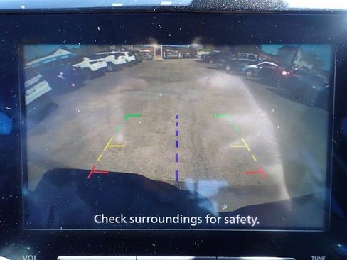 Used 2024 Nissan Titan SV image 24