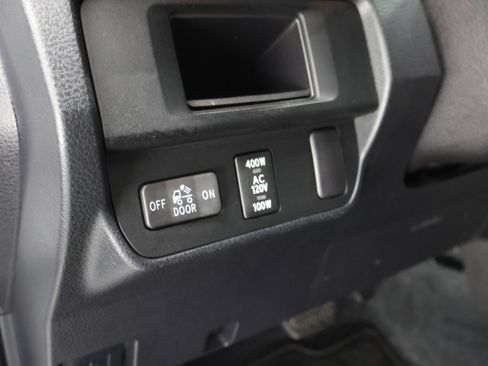 Used 2016 Toyota Tacoma TRD Off-Road image 35