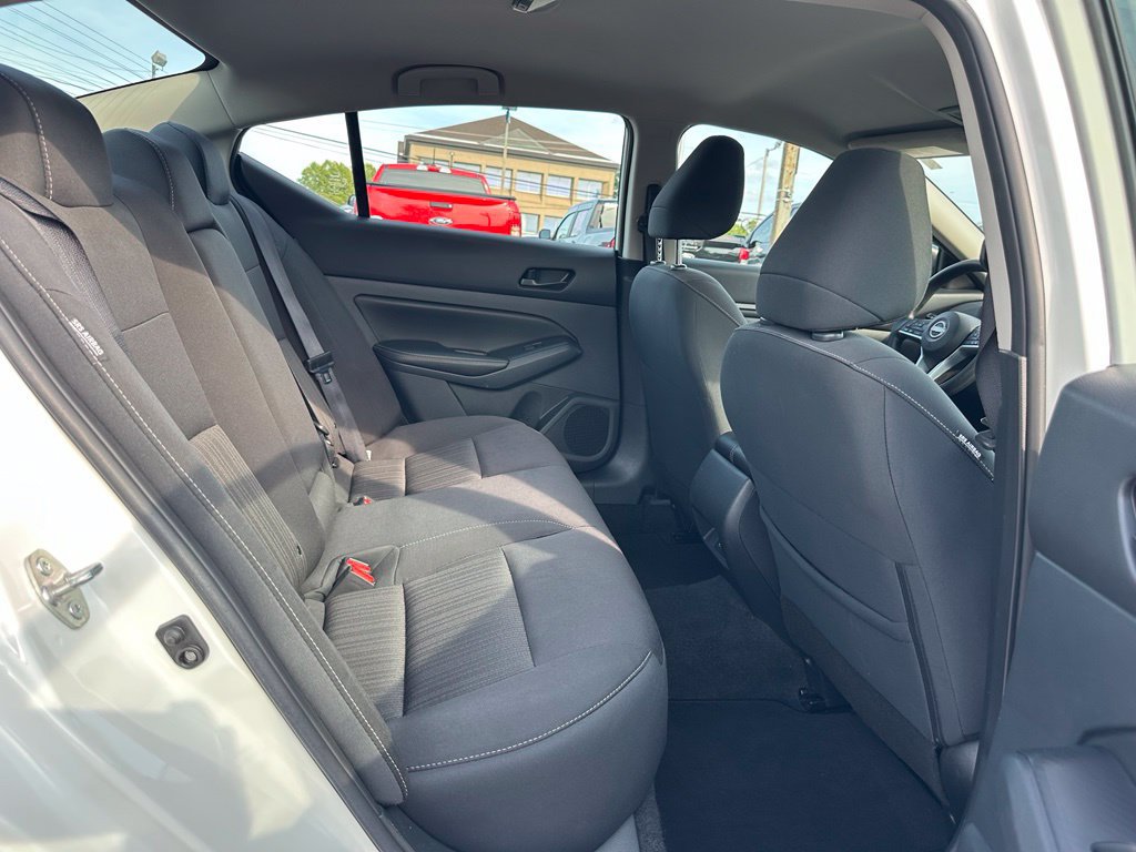 Used 2025 Nissan Altima 2.5 SV FWD image 19
