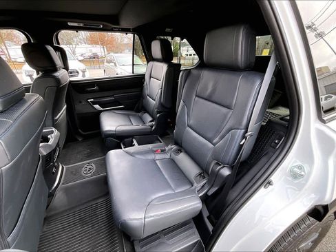 Used 2025 Toyota Sequoia Platinum image 19