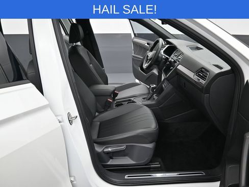 Used 2023 Volkswagen Tiguan SE R-Line image 35