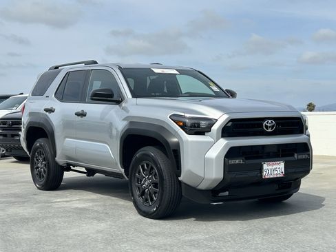 Certified 2026 Toyota 4Runner SR5 AWD/4WD image 2