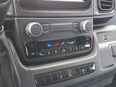 Used 2026 RAM ProMaster 2500 w/ Convenience Group FWD image 25