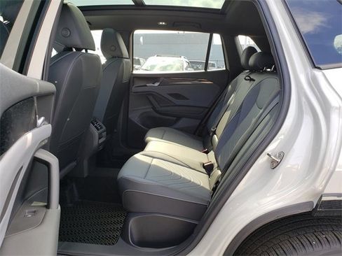 New 2026 Volkswagen Tiguan SE R-Line image 8