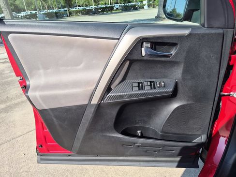 Used 2015 Toyota RAV4 XLE FWD image 19