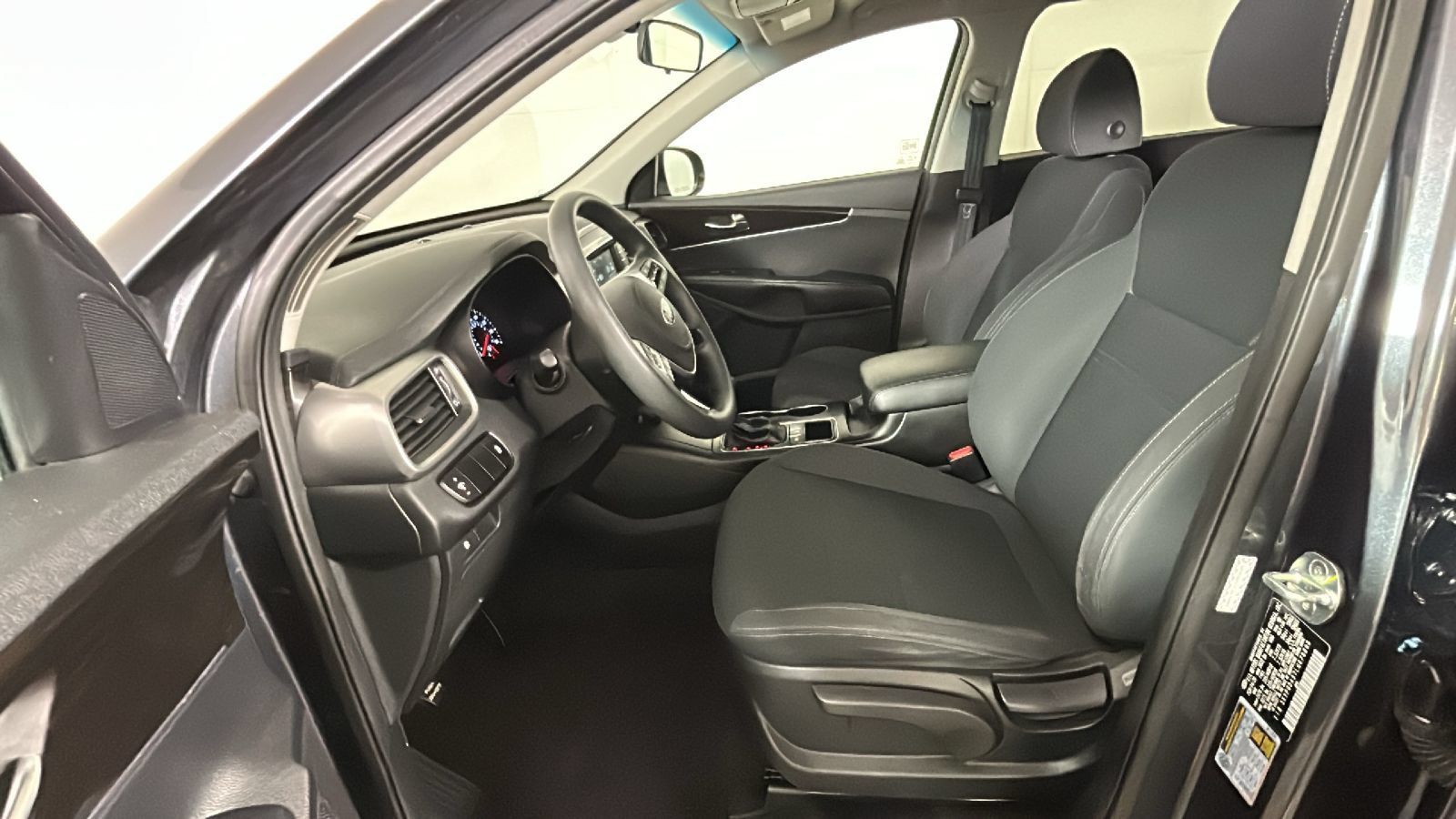 Used 2020 Kia Sorento AWD V6 image 14