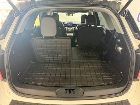 Used 2023 Ford Explorer XLT w/ Equipment Group 202A image 17