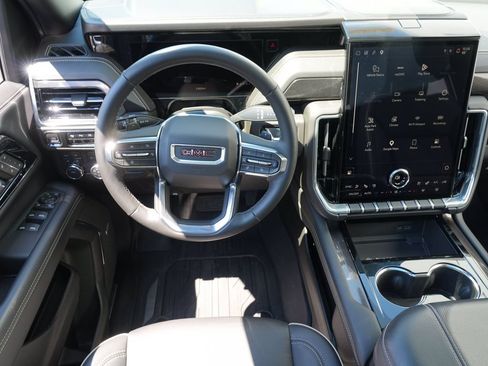 Used 2025 GMC Yukon XL Elevation w/ Elevation Premium Package AWD/4WD image 21