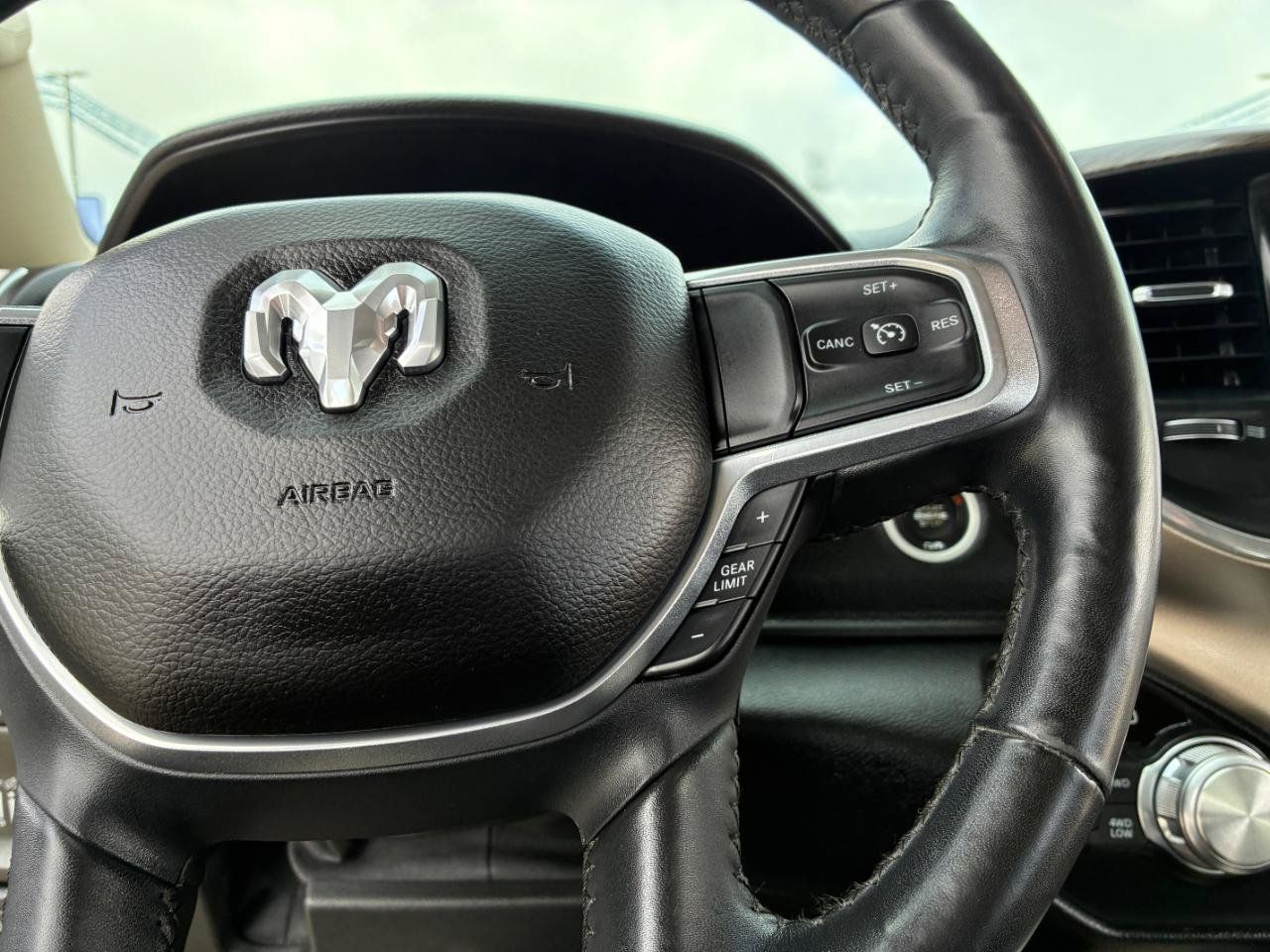 Used 2019 RAM 1500 Laramie AWD/4WD image 24
