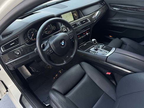 Used 2014 BMW 740i image 17