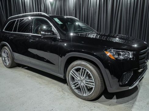 New 2026 Mercedes-Benz GLS 450 4MATIC image 3