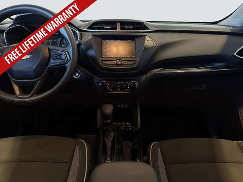 Used 2022 Chevrolet TrailBlazer LT FWD image 24