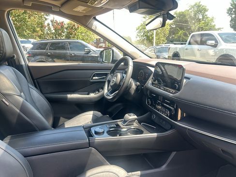 Used 2023 Nissan Rogue Platinum w/ Platinum Premium Package AWD/4WD image 24