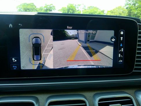 Used 2024 Mercedes-Benz GLS 450 4MATIC image 65