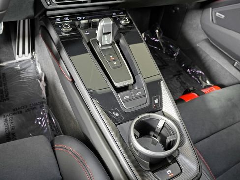 Certified 2024 Porsche 911 Targa 4 GTS AWD/4WD image 38