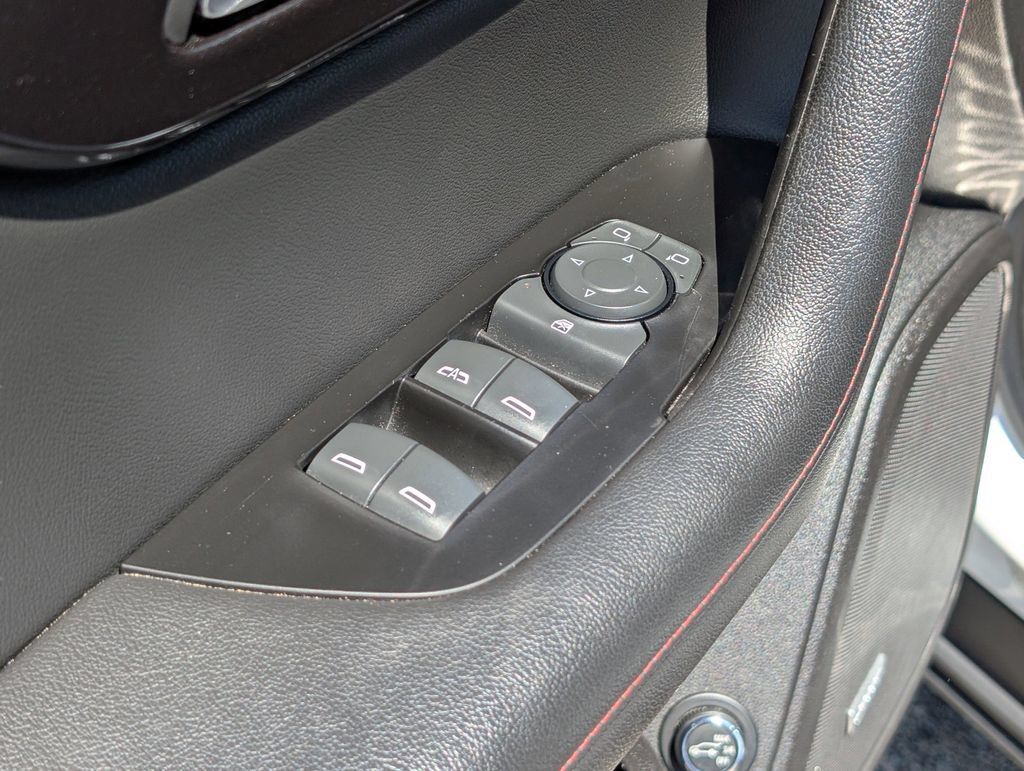 Used 2020 Chevrolet Blazer RS FWD image 16