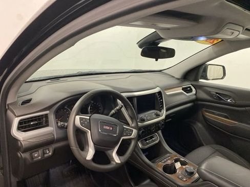 Used 2023 GMC Acadia SLE w/ Driver Convenience Package image 7