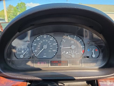 Used 2005 BMW 325Ci Convertible image 32