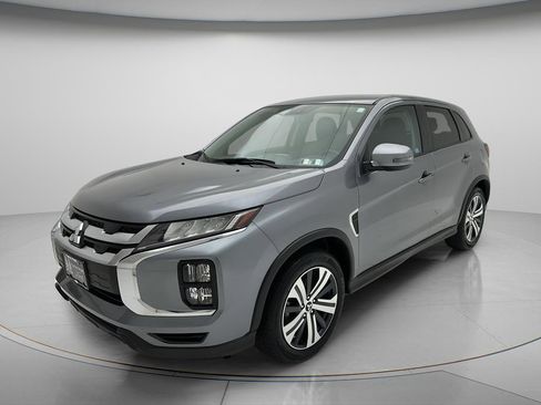 Used 2025 Mitsubishi Outlander Sport SE AWD/4WD image 3