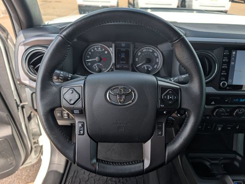 Used 2022 Toyota Tacoma TRD Pro AWD/4WD image 15
