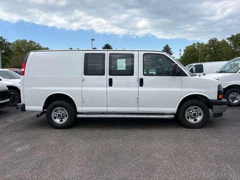 Used 2024 GMC Savana 2500 w/ Driver Convenience Package RWD image 10