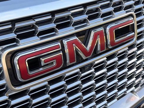 Used 2021 GMC Yukon XL Denali AWD/4WD image 40