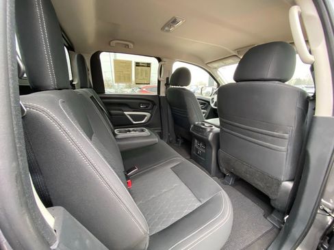 Used 2018 Nissan Titan SV w/ SV Convenience Package image 23