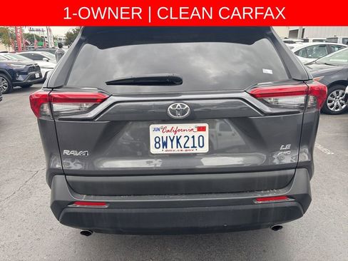 Used 2021 Toyota RAV4 LE AWD/4WD image 4