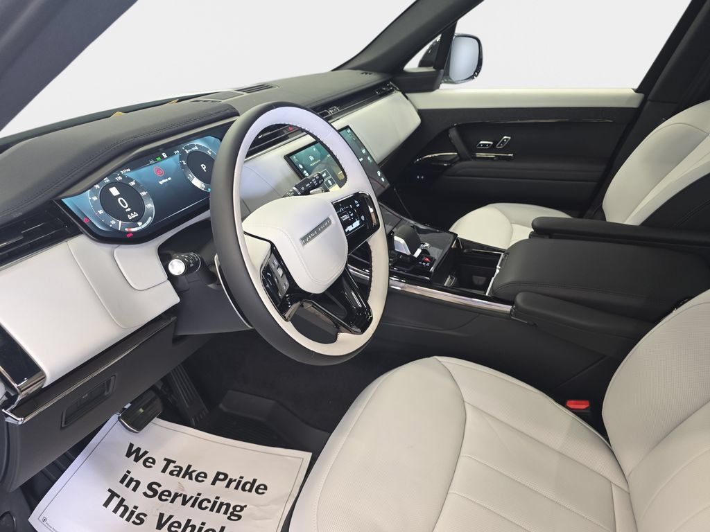 New 2026 Land Rover Range Rover Sport Dynamic SE AWD/4WD image 13