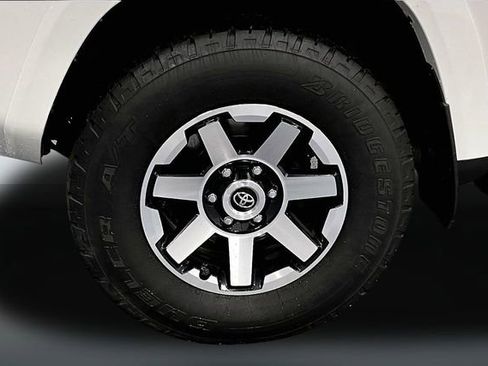 Used 2020 Toyota 4Runner TRD Off-Road Premium w/ Moonroof Package image 31