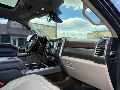 Used 2018 Ford F250 Limited w/ FX4 Off-Road Package AWD/4WD image 31