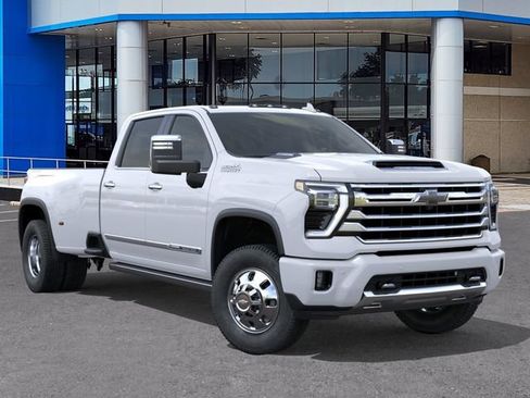 New 2026 Chevrolet Silverado 3500 High Country w/ High Country Premium Package AWD/4WD image 7