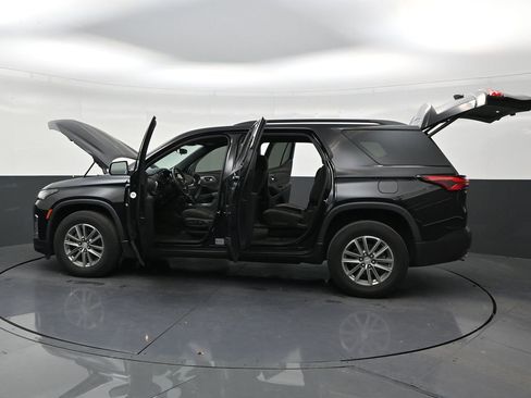 Used 2023 Chevrolet Traverse LT FWD image 29