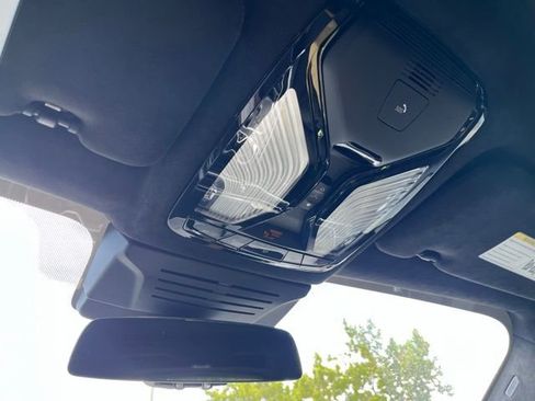 Used 2023 BMW X7 xDrive40i w/ M Sport Package image 23