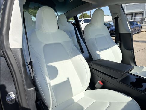 Used 2023 Tesla Model 3 Standard Range RWD image 4