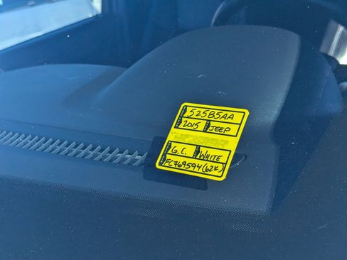 Used 2015 Jeep Grand Cherokee Limited w/ Luxury Group II image 31