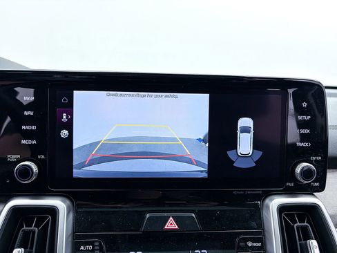 Used 2022 Kia Sorento S w/ Panoramic Sunroof Package image 6